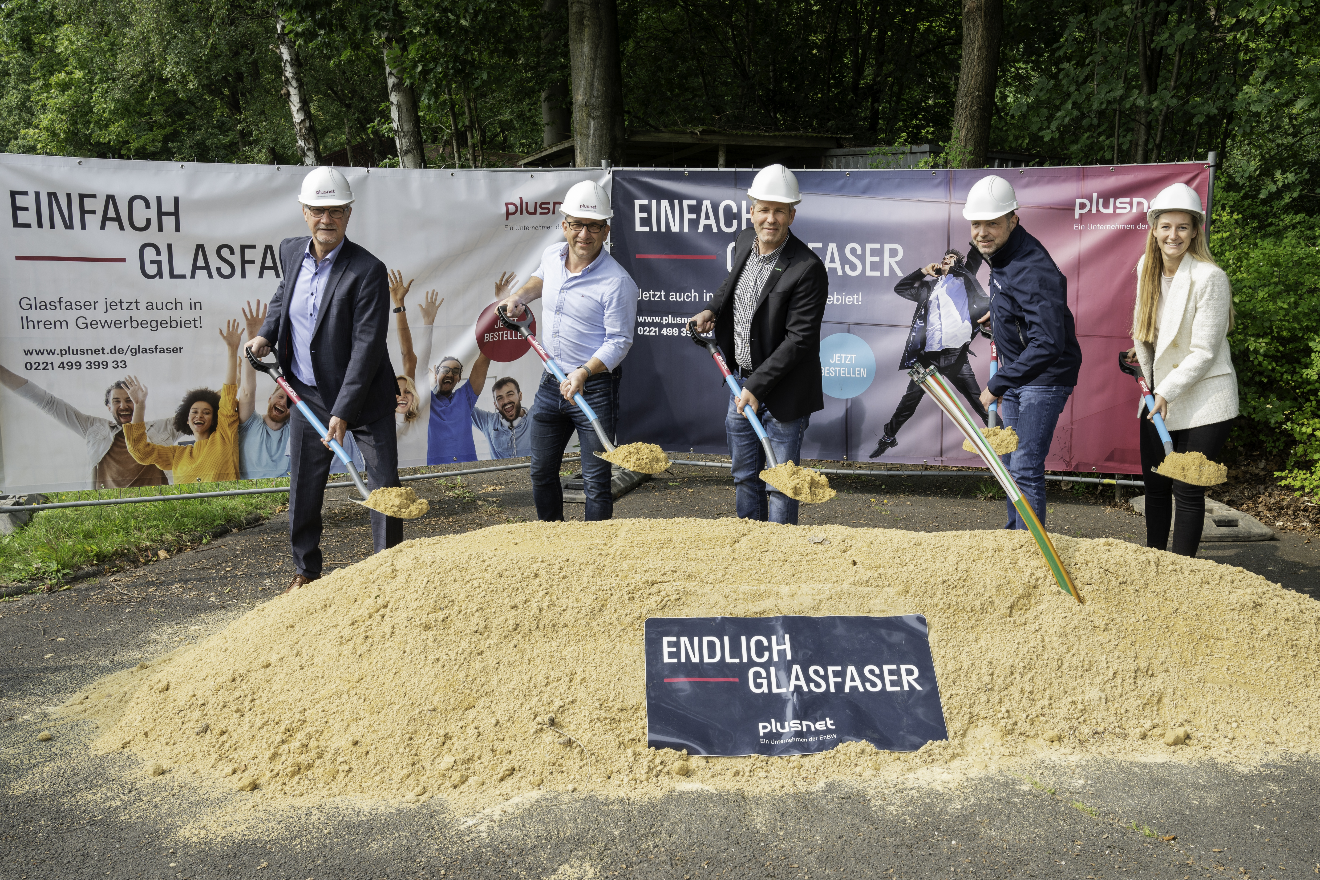 Gruppenfoto vom Glasfaserausbau Hessisch Lichtenau Hirschhagen